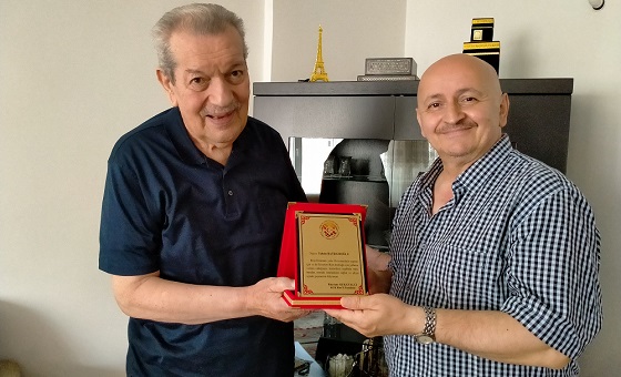 KGK’den Tahsin Bayramoğlu’na Plaket