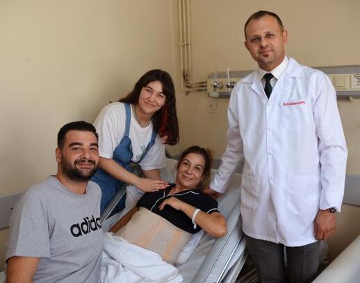   Karnından, 10 kiloluk kanserli kitle çıkarıldı