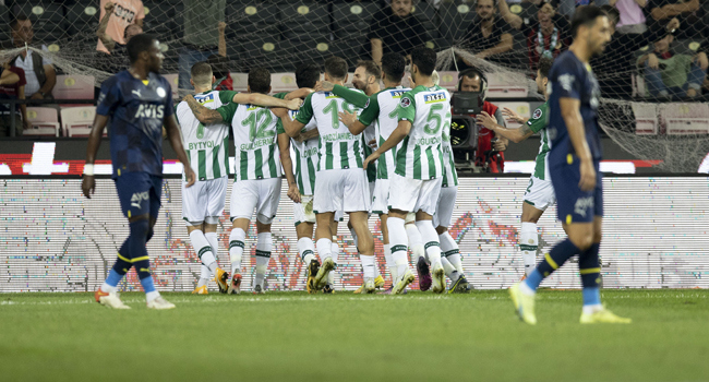 Konyaspor, Fenerbahçe'yi tek golle yıktı