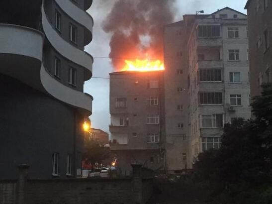 Rize'de çatı yangını korkuttu
