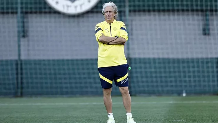 Jorge Jesus'tan Rennes'e yakın takip