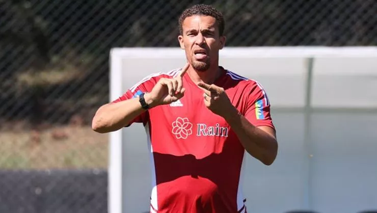 Ismael'den iki futbolcuya özel uyarı! 