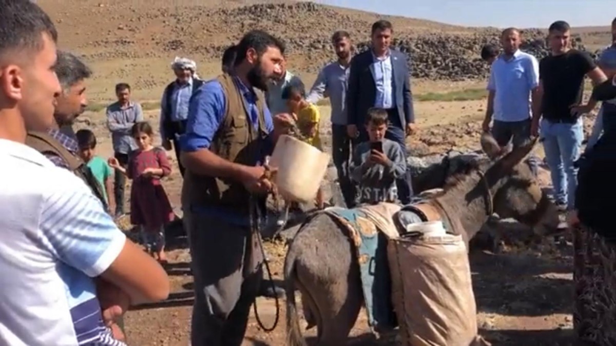 BAŞKAN KARADAĞ KÖYLÜLERİN SU SORUNU GÜNDEME GETİRDİ
