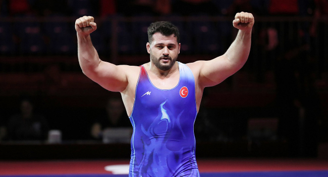 Rıza Kayaalp finalde