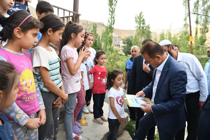 Vali İdris Akbıyık’’ Hakkâri Değişiyor, Hakkâri Gelişiyor