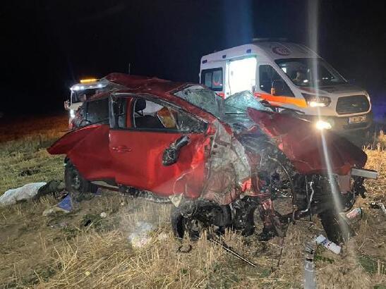 Çankırı'da otomobil şarampole devrildi: 3 ölü, 2 yaralı