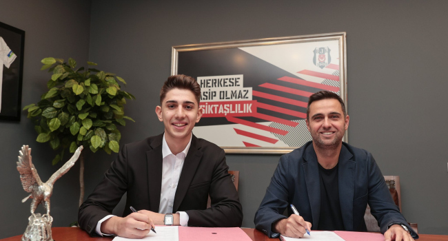 Demir Ege Tıknaz’a profesyonel sözleşme
