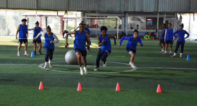 Hakkarigücü'ne 4 Afrikalı futbolcu
