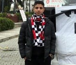 Parkta dövdüğü çocukluk arkadaşını komaya soktu