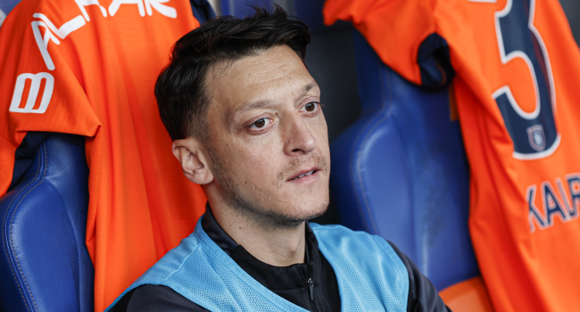 Mesut Özil 3 ay sahalardan uzak kalacak