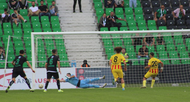 Sakaryaspor geriden gelip kazandı