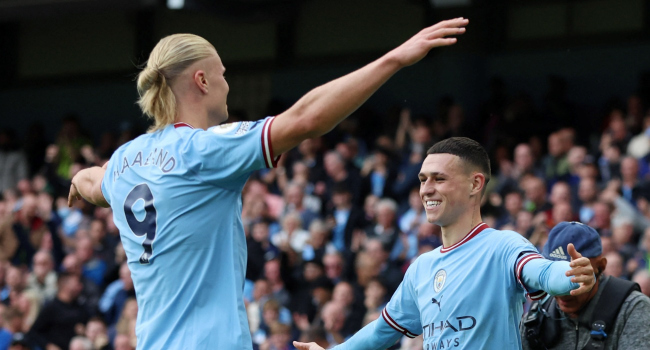 Tarihi derbiyi Manchester City kazandı