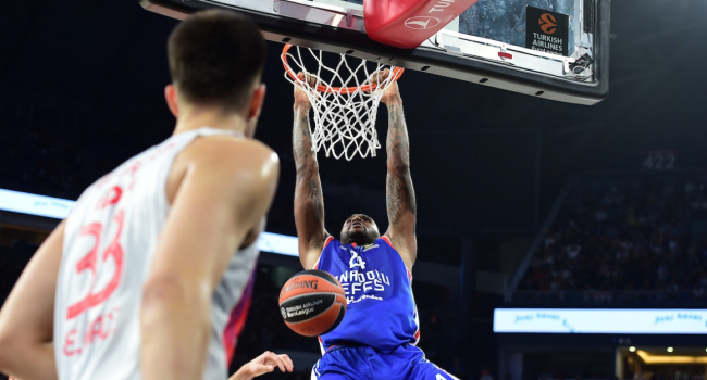 Anadolu Efes sezona galibiyetle başladı