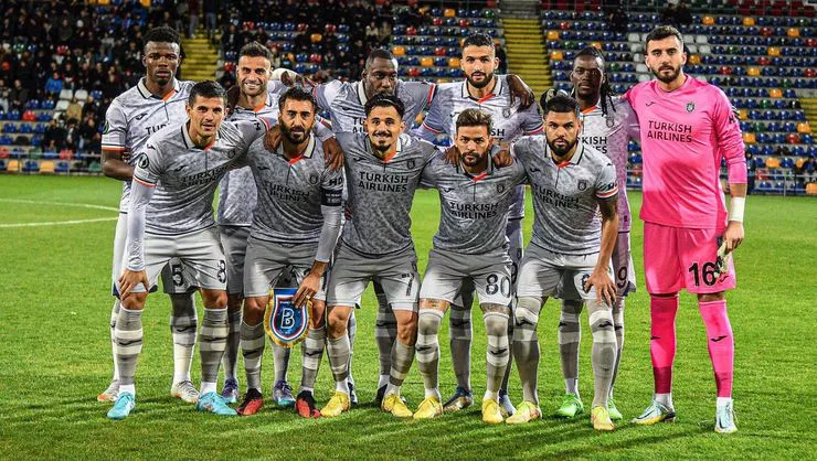 Emre Belözoğlu'nun Başakşehir'i tarih yazıyor!