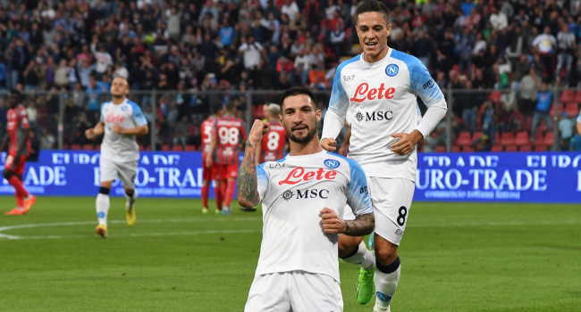Napoli liderliğini sürdürdü