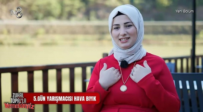 Zuhal Topal'la Yemekteyiz Hava Bıyık kimdir?