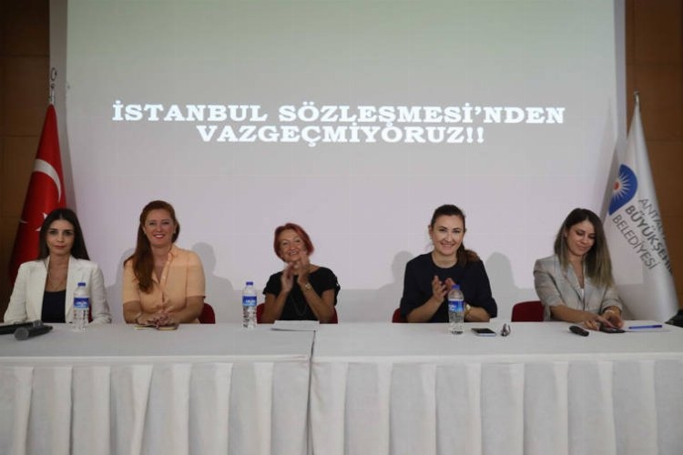 Antalya'da kız çocukları için konferans
