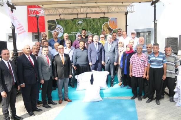 Düziçi’nde 61 çiftçiye, 19 ton yerli sertifikalı arpa tohumu