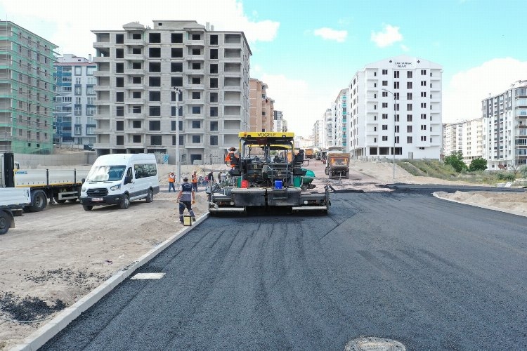 Nevşehir Sümer'de sıcak asfalt mesaisi