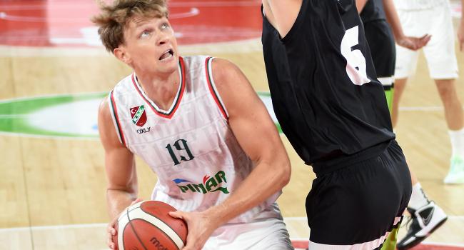 Pınar Karşıyaka'da Kuzminskas sakatlandı