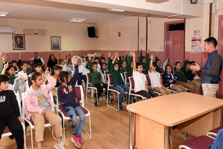 İzmir Karabağlar'da çocuklar çevre bilinciyle yetişiyor