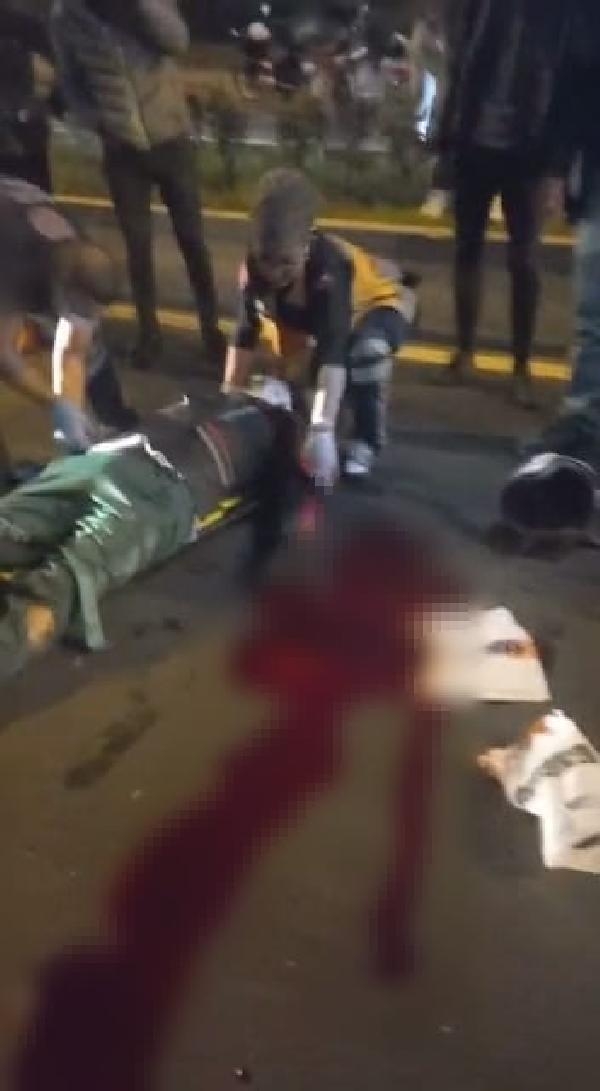 Motosikletten düşerek bariyere çarpan sürücü öldü