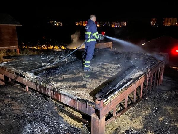 Samsun'da kent ormanındaki bungalov yandı