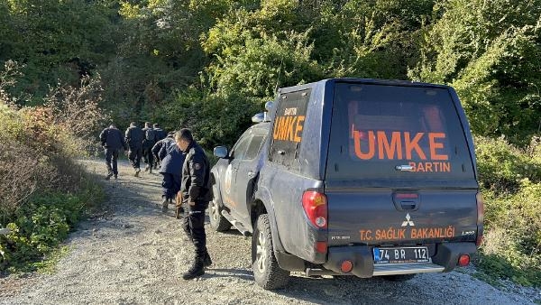 Kestane toplamaya gitti, koluna kaya parçası düşünce yaralandı