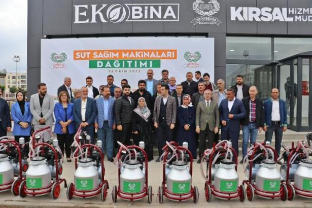 Yenişehir Belediyesi, süt üreticilerine ‘20 süt sağım makinesi’ dağıttı