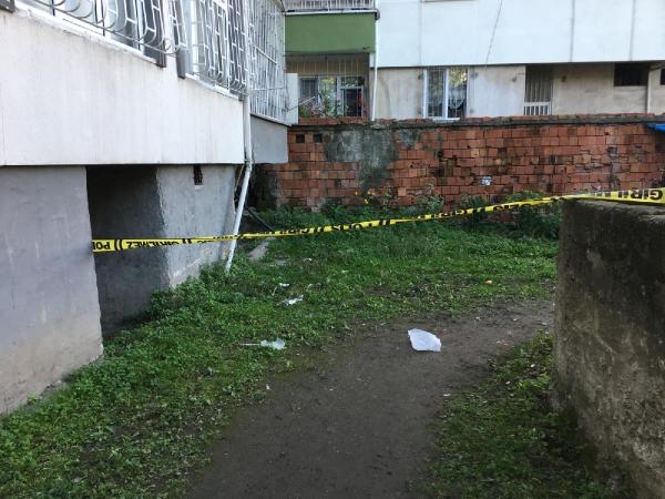5'inci kattaki dairenin penceresinden düşüp öldü
