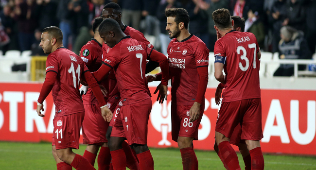 Sivasspor gruptan çıkmayı garantiledi
