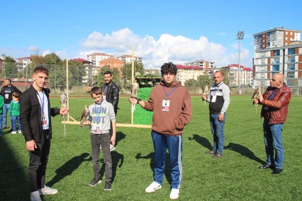 Atmacalar, güzellik yarışmasında 