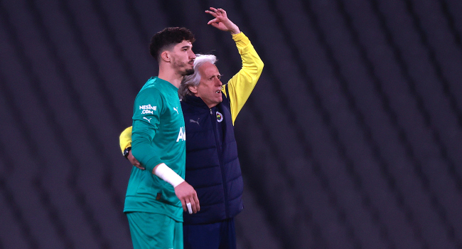Altay: Hoca, babacan bir tavırla bize sahip çıkıyor