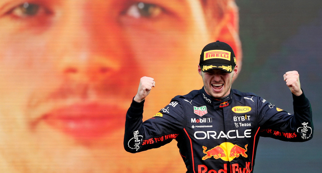 Verstappen, F1 tarihine geçti