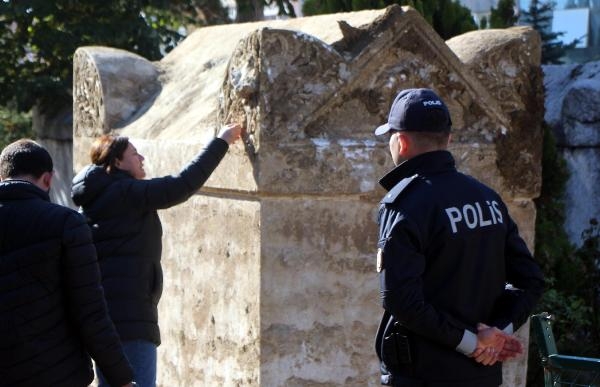 Roma dönemine ait lahitten insan kemikleri çıktı