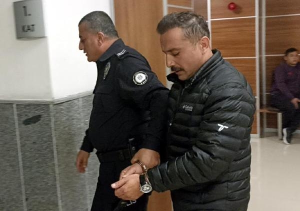 Öğrencilerin olduğu servis aracına ateş etmişti; ilk duruşmada tutuklandı