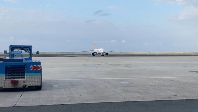 Hava Muhalefeti Nedeniyle Gürcistan’a İnemeyen Uçak Rize’ye İndi