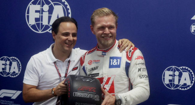 Sao Paulo'da ilk sıra Kevin Magnussen'in