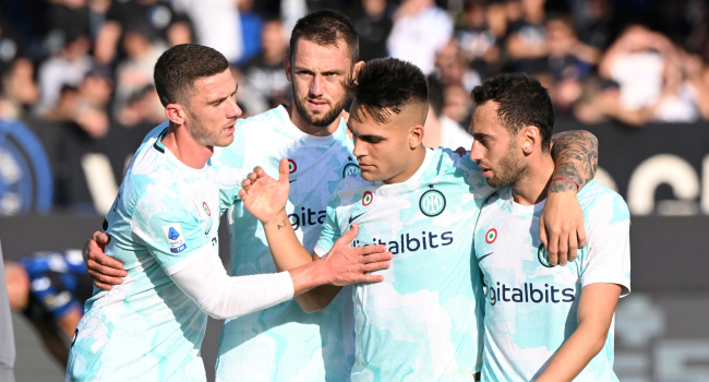 Inter deplasmandan 3 puanla döndü
