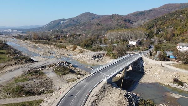 Selde yıkılan köprünün yerine 54 metrelik köprü