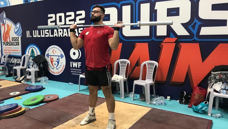 Çaykur Rizespor Halter Takımı sporcusu Onur Demirci şampiyon oldu !