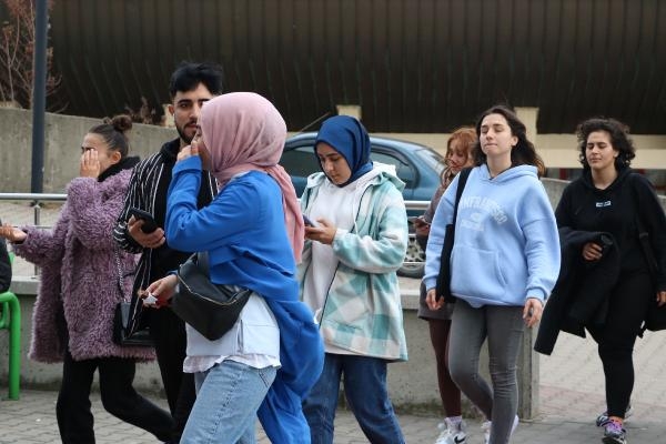 Dr. İnce'den 'nomofobi' uyarısı: Korkuya bağlı stres, öfke yaşanabiliyor
