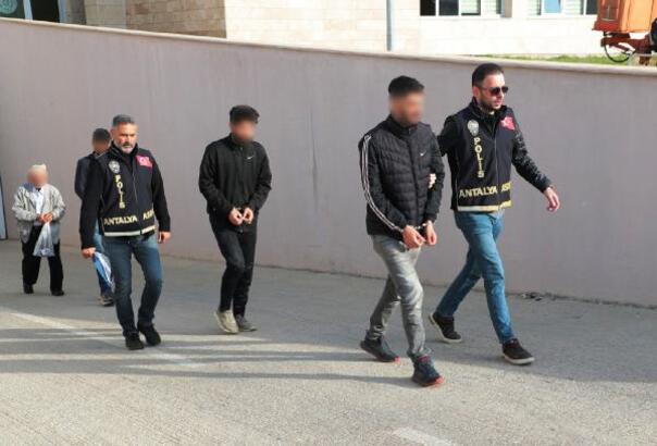 Polisten 'aranan' operasyonu; 73 gözaltı