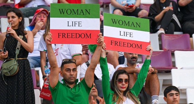 İranlı taraftarların protestosu, Dünya Kupası'na sıçradı