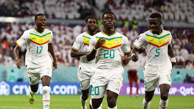 Senegal 3 golle galibiyete uzandı