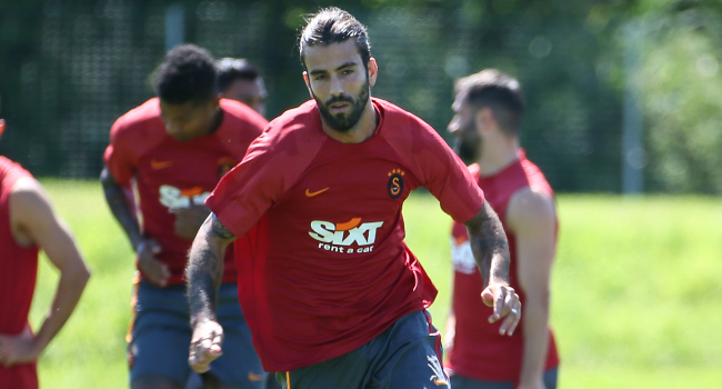 Galatasaray'da Oliveira idmanı yarıda bıraktı