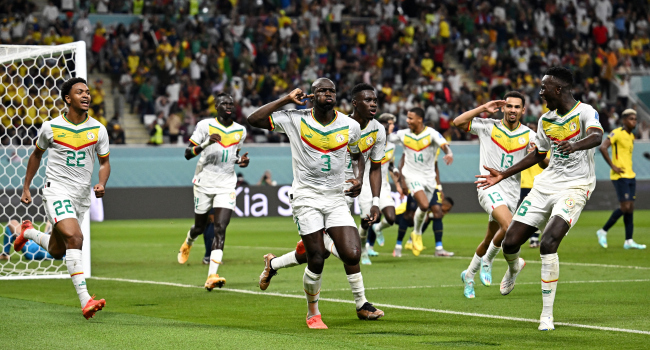 Ekvador veda etti, Senegal turu kaptı