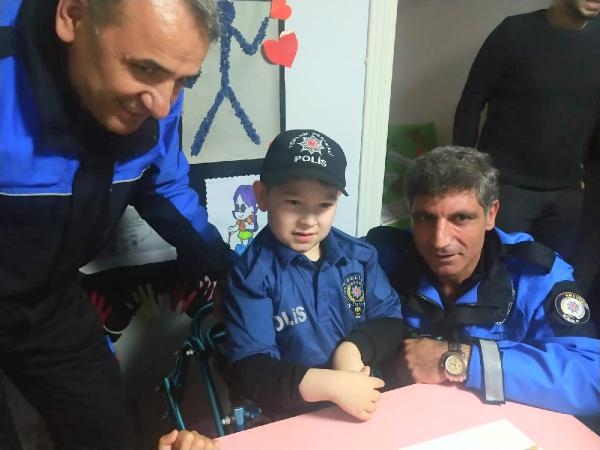 Küçük Kerem’in polis olma hayali gerçek oldu 