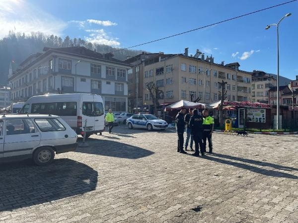 Silahlı kavgada yolda yürürken vurulan kişi öldü