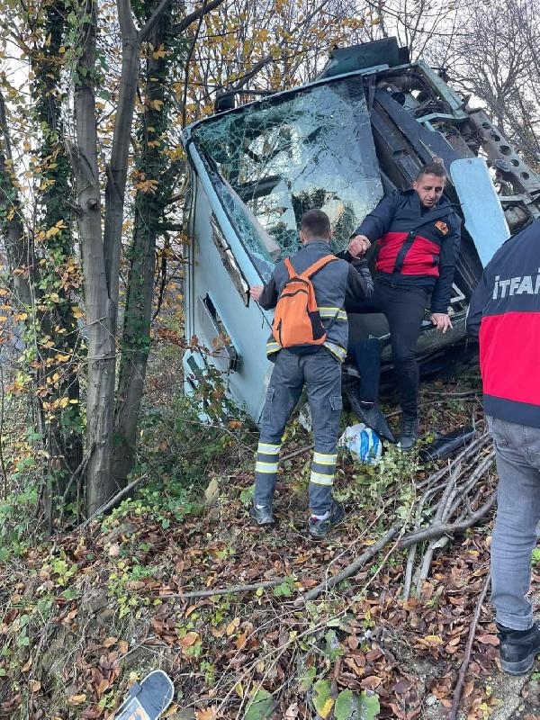 Zonguldak'ta öğrenci servisi tepeden yuvarlandı: 1 ölü, 18 yaralı